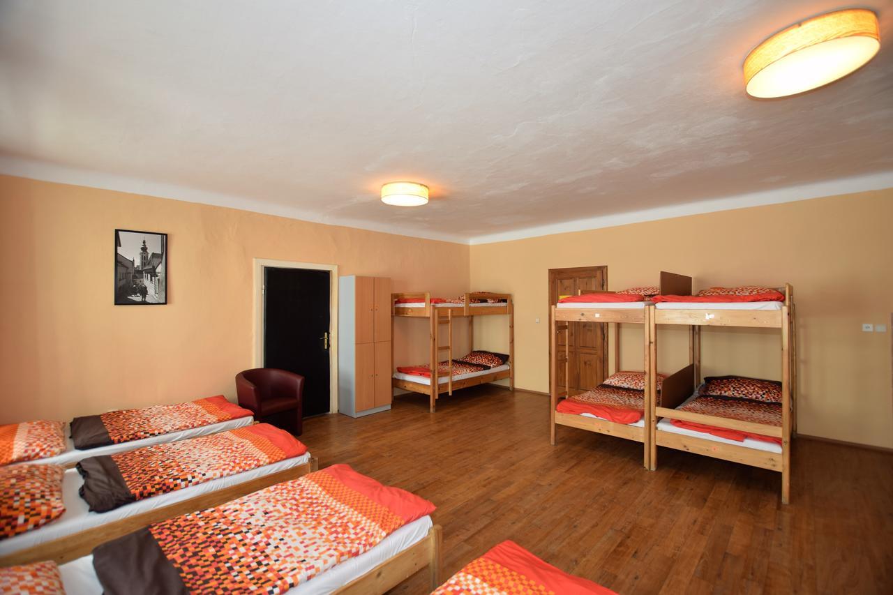 Travel Hostel Cesky Krumlov Bagian luar foto